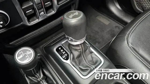 Jeep Wrangler 2022 — Photo 13/20