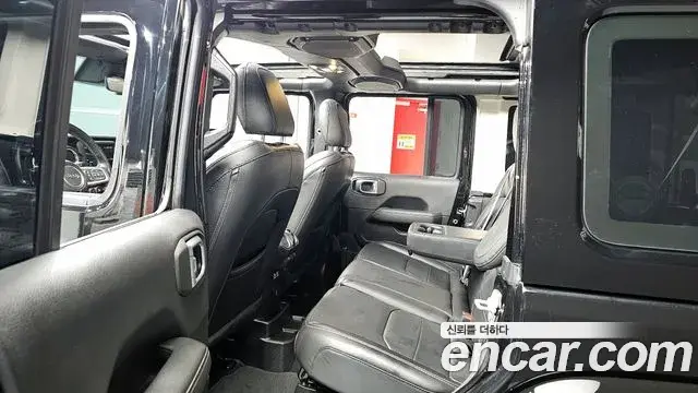 Jeep Wrangler 2022 — Photo 6/20