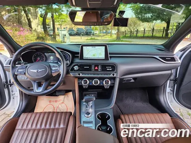Genesis G70 2019 — Photo 1/20