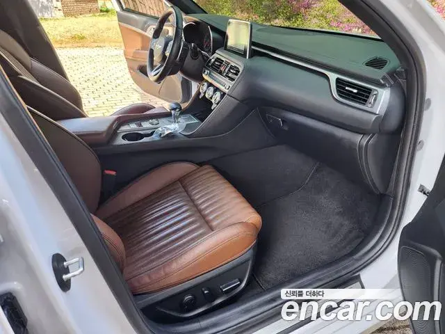 Genesis G70 2019 — Photo 10/20