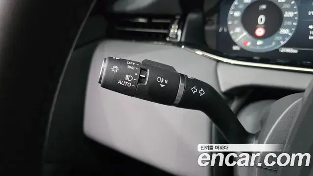 Land Rover Range Rover Evoque 2024 — ფოტო 13/32
