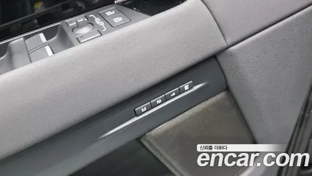 Land Rover Range Rover Evoque 2024 — ფოტო 20/32