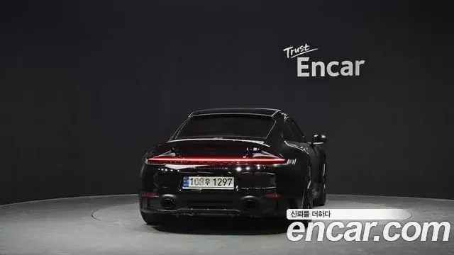Porsche 911 2023 — Şəkil 33/38