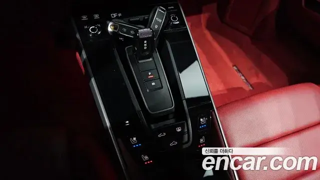 Porsche 911 2023 — Şəkil 19/38