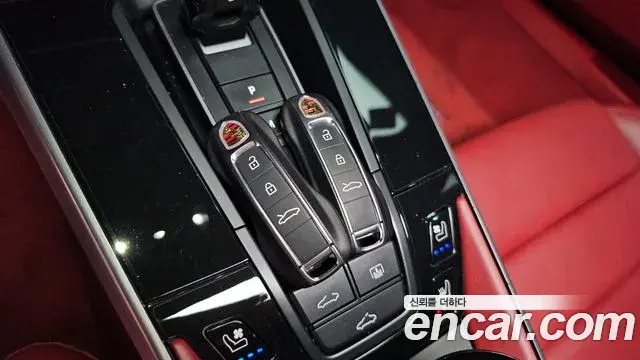 Porsche 911 2023 — Şəkil 12/38