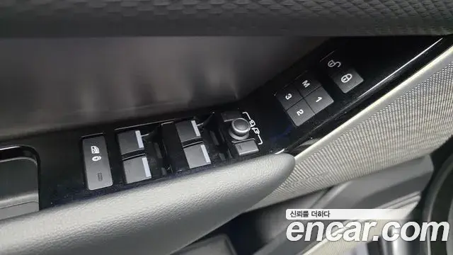 Land Rover Range Rover Velar 2019 — Фото 14/20