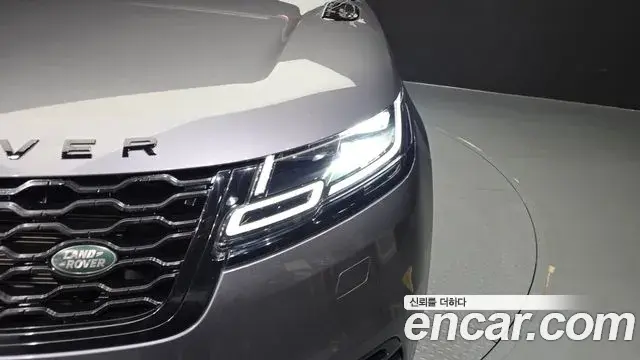Land Rover Range Rover Velar 2019 — Photo 30/33