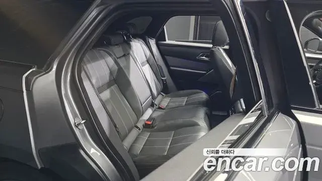 Land Rover Range Rover Velar 2019 — Photo 12/33