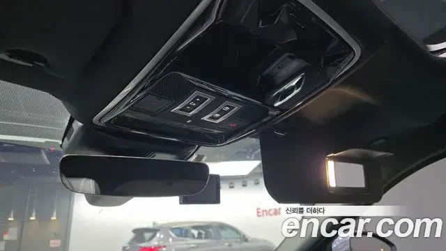 Land Rover Range Rover Velar 2019 — Photo 28/33