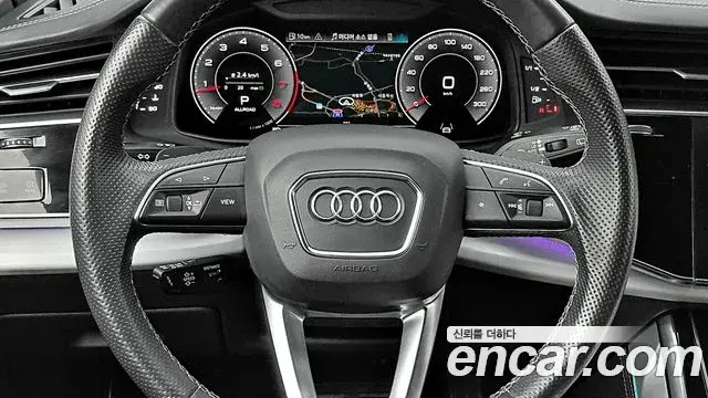 Audi Q8 2021 — ფოტო 5/20