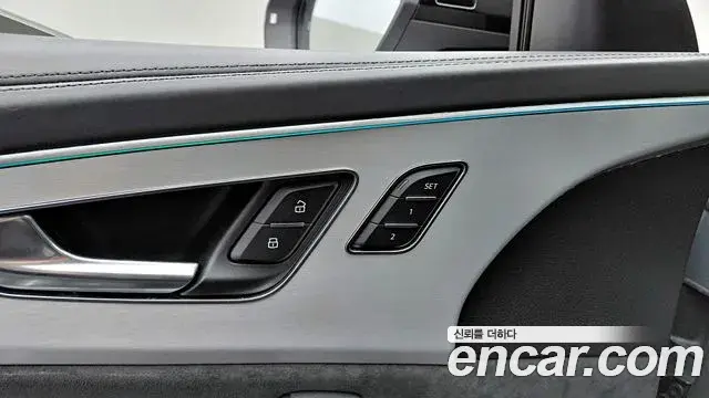 Audi Q8 2021 — ფოტო 3/20