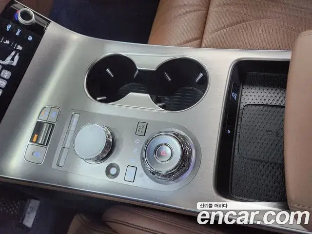 Genesis GV70 2025 — Şəkil 8/20