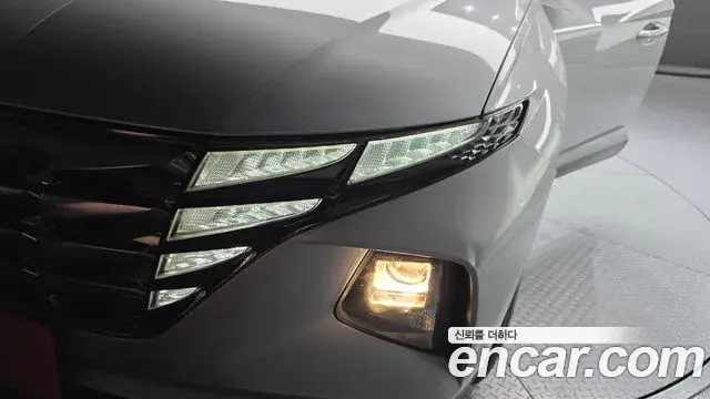 Hyundai Tucson Hybrid 2022 — Photo 2/30