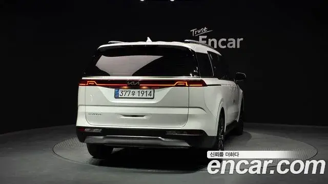 Kia Carnival 2023 — Photo 4/20
