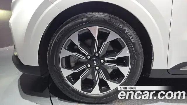 Kia Carnival 2023 — Photo 5/20