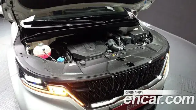 Kia Carnival 2023 — Photo 6/20