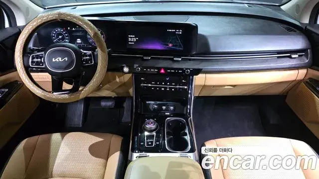 Kia Carnival 2023 — Photo 7/20