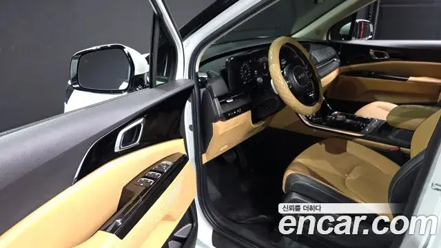 Kia Carnival 2023 — Photo 10/20