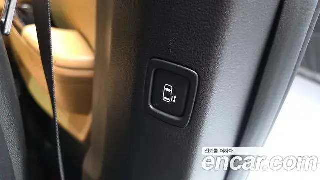 Kia Carnival 2023 — Photo 18/20
