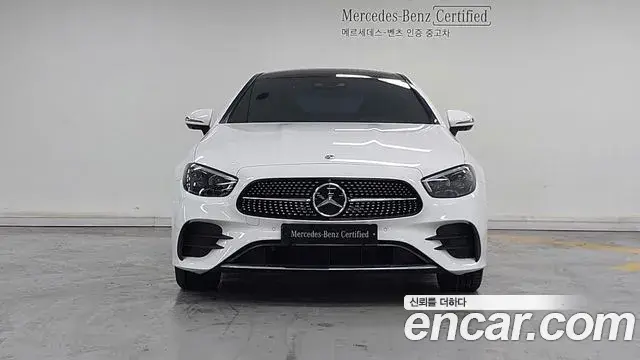Mercedes-Benz E-Class 2023 — ფოტო 16/20