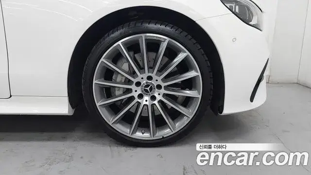 Mercedes-Benz E-Class 2023 — ფოტო 9/20