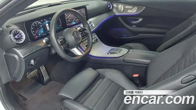 Mercedes-Benz E-Class 2023 — ფოტო 19/20