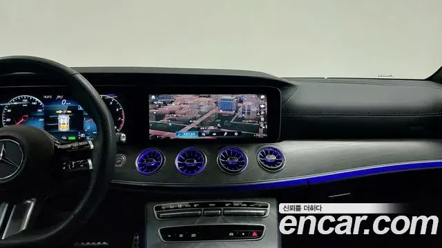 Mercedes-Benz E-Class 2023 — ფოტო 17/20