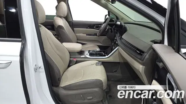 Kia Carnival 2021 — Фото 10/20