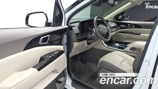 Kia Carnival 2021 — Фото 11/20
