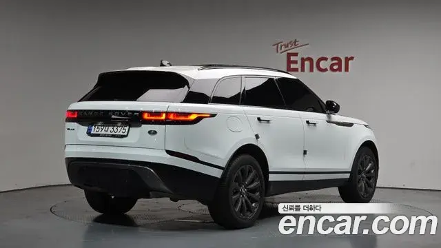 Land Rover Range Rover Velar 2023 — ფოტო 36/36
