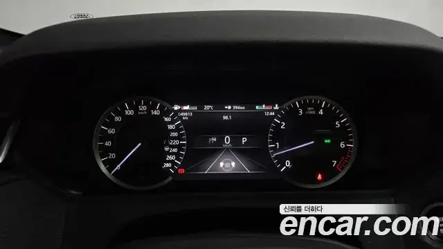 Land Rover Range Rover Velar 2023 — ფოტო 33/36