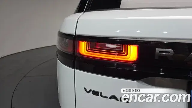 Land Rover Range Rover Velar 2023 — ფოტო 29/36