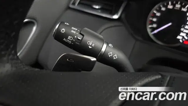 Land Rover Range Rover Velar 2023 — ფოტო 11/36