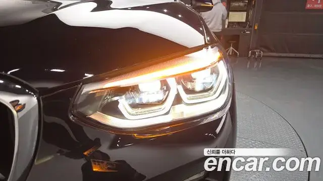 BMW X4 2021 — Şəkil 34/36