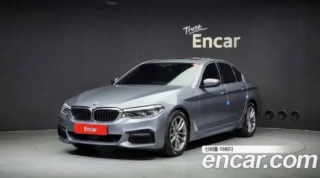 BMW 5 Series 2019 — ფოტო 16/20