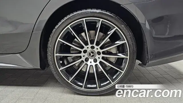 Mercedes-Benz CLS-Class 2021 — Photo 11/32