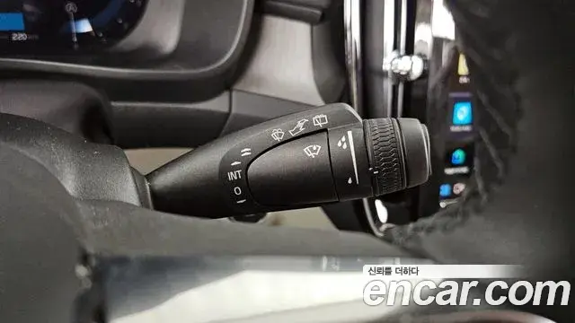 Volvo XC40 2024 — Şəkil 14/31