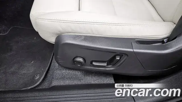 Volvo XC40 2024 — Şəkil 4/31