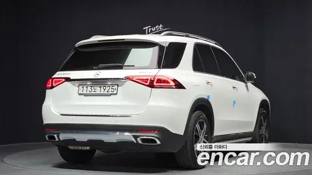 Mercedes-Benz GLE-Class 2019 — Photo 16/31