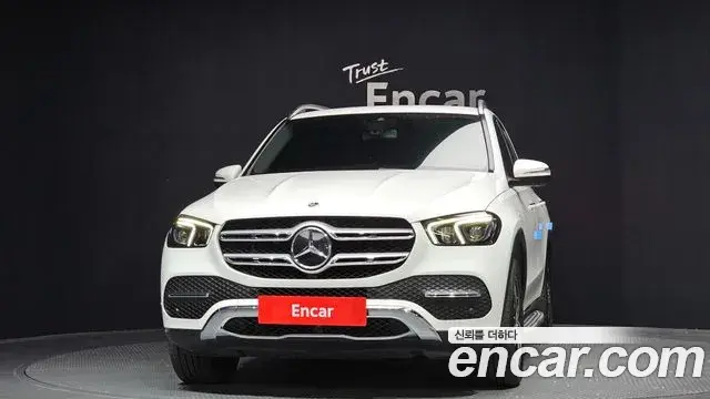Mercedes-Benz GLE-Class 2019 — Photo 1/31