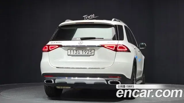 Mercedes-Benz GLE-Class 2019 — Photo 8/31