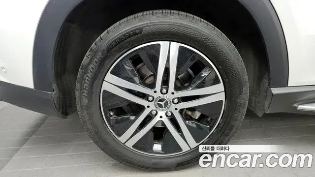 Mercedes-Benz GLE-Class 2019 — Photo 21/31