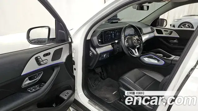 Mercedes-Benz GLE-Class 2019 — Photo 28/31