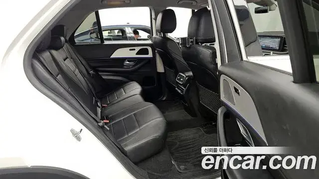 Mercedes-Benz GLE-Class 2019 — Photo 11/31