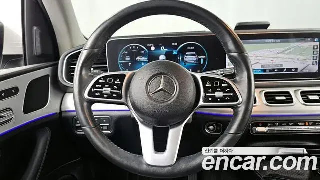 Mercedes-Benz GLE-Class 2019 — Photo 17/31