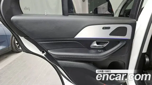 Mercedes-Benz GLE-Class 2019 — Photo 4/31