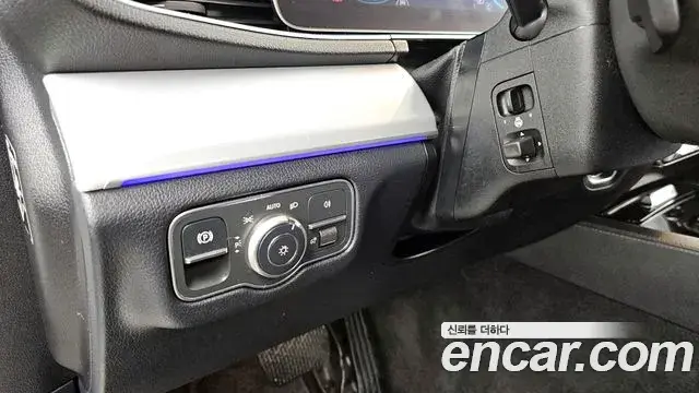 Mercedes-Benz GLE-Class 2019 — Photo 9/31