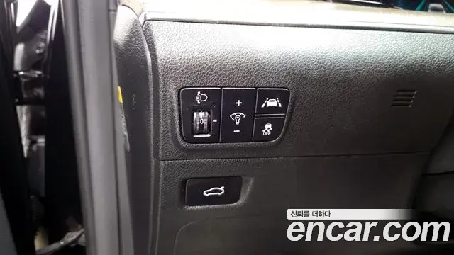 Kia K5 2020 — Şəkil 28/30