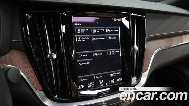 Volvo S60 2020 — Şəkil 30/40