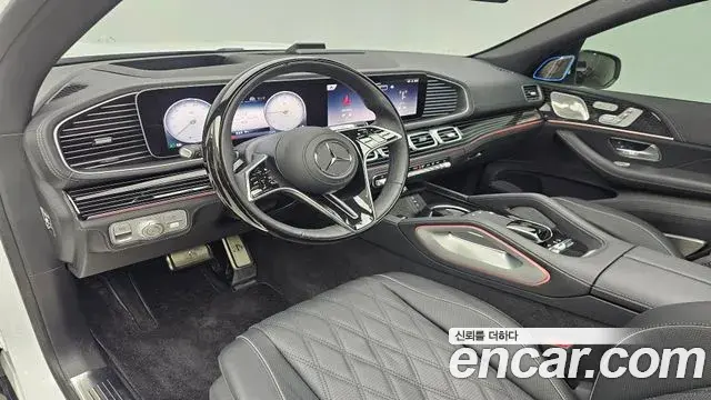 Mercedes-Benz GLS-Class 2025 — Photo 18/20